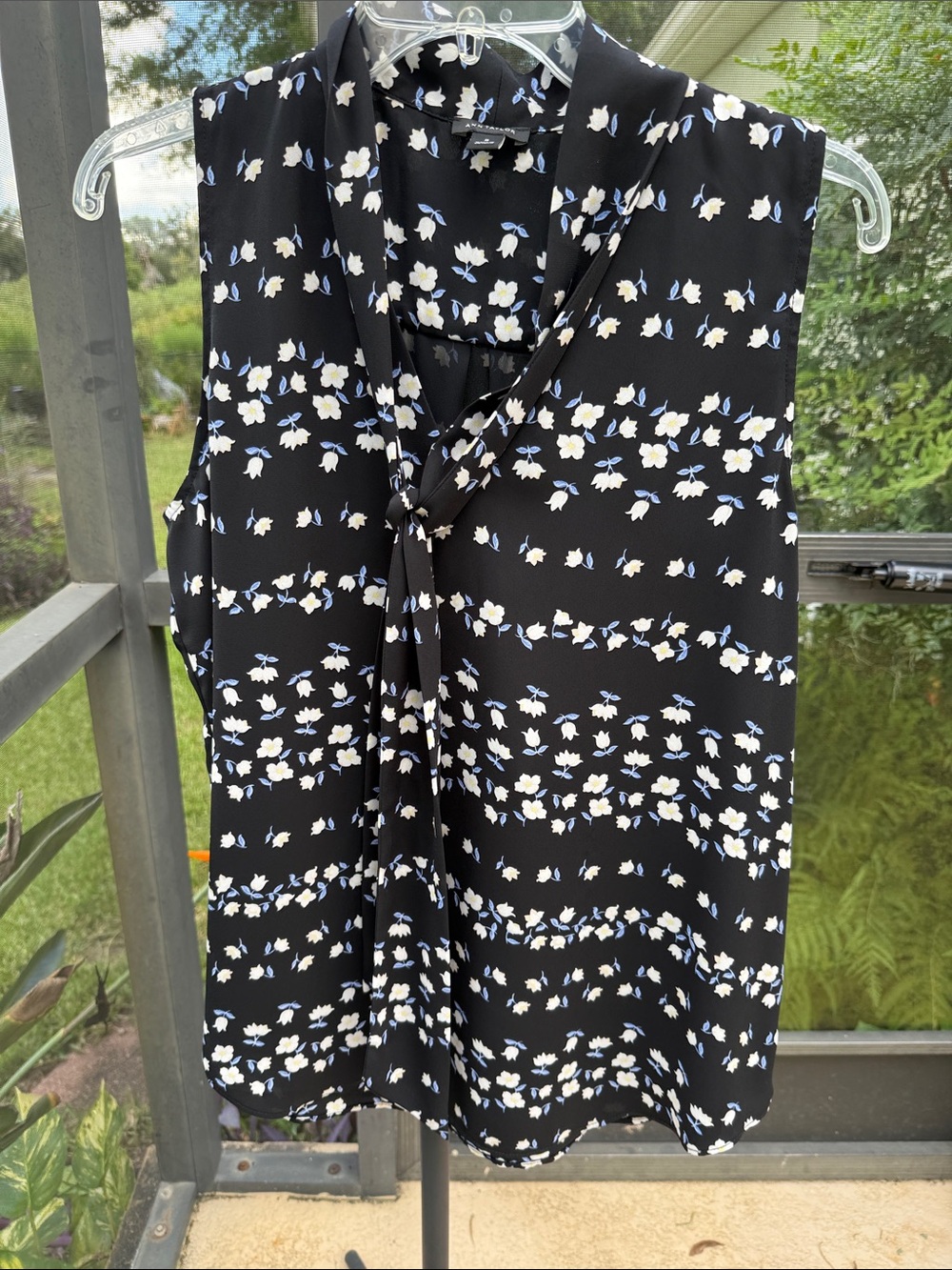Ann Taylor Black Floral Tie-Neck Sleeveless Blouse